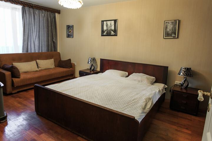 Room 3 of 20
