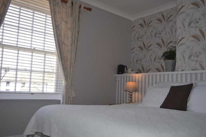 Room 2 of 74