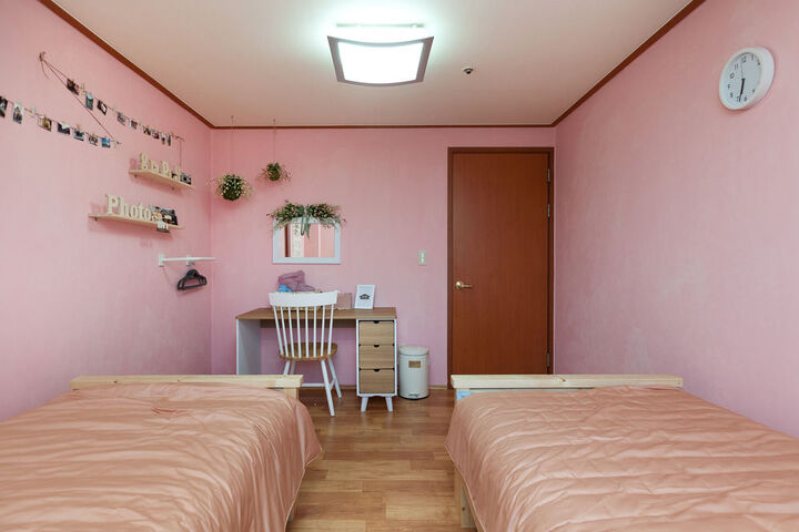 Room 17 of 51
