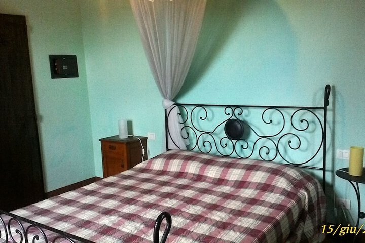 Room 5 of 68