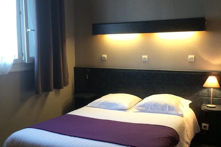 Room 16 of 42