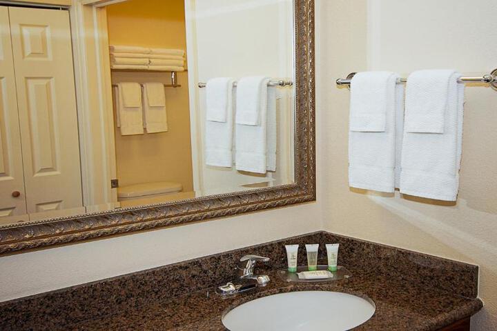 Suite with Kitchenette (4 of 17)