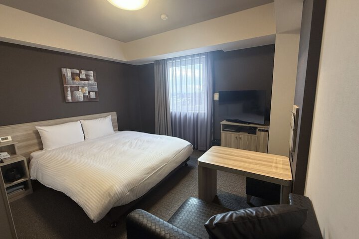 Room 9 of 35