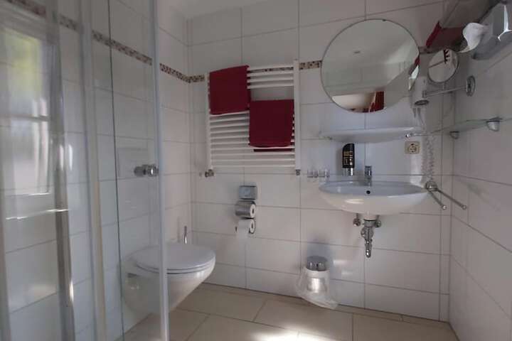 Room 34 of 65