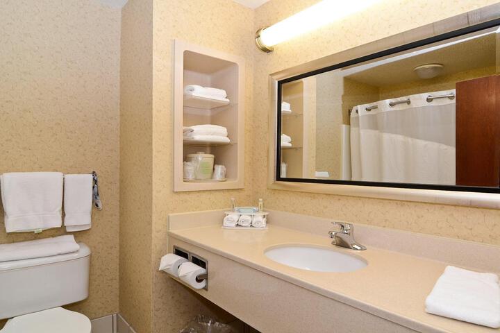 Suite King Size Bed (6 of 6)
