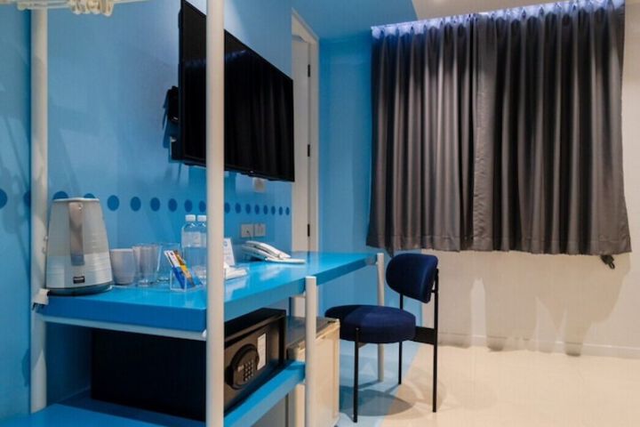 Room 30 of 97