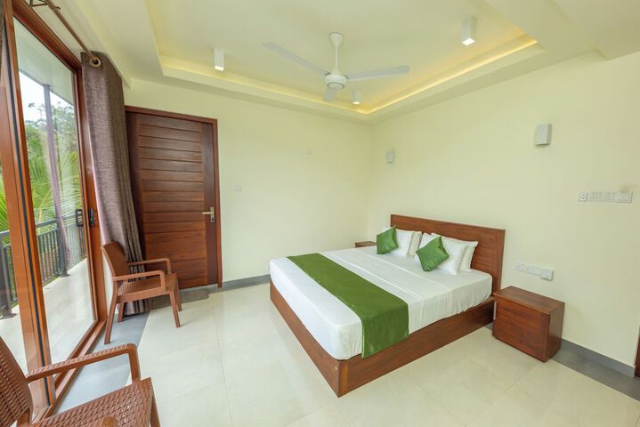 Room 21 of 34
