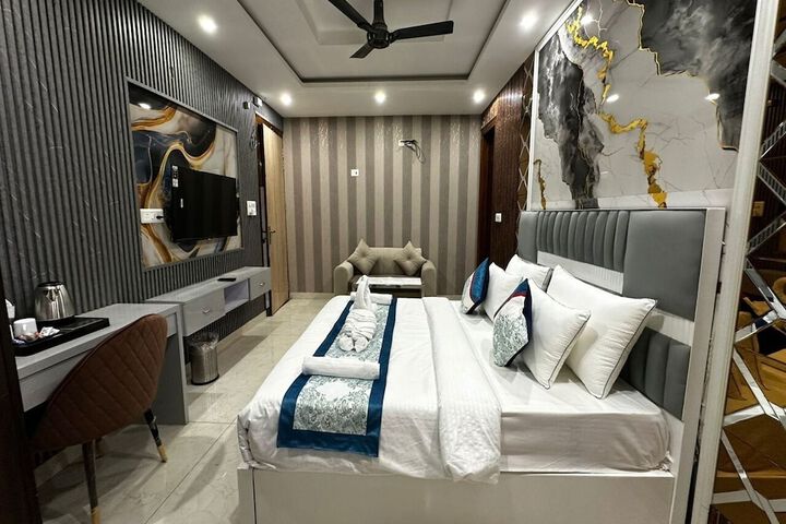 Room 14 of 52