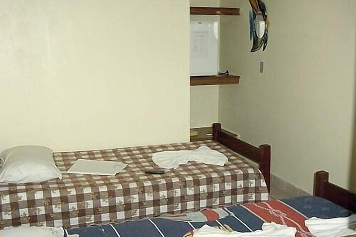 Room 9 of 32