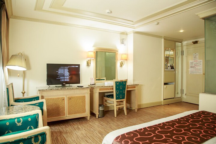 Room 25 of 35
