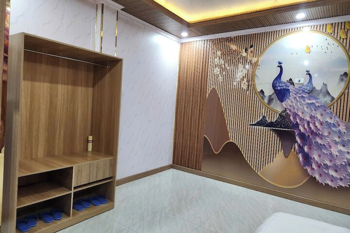 Room 7 of 42