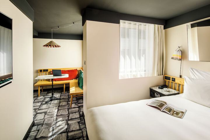 Room 21 of 24