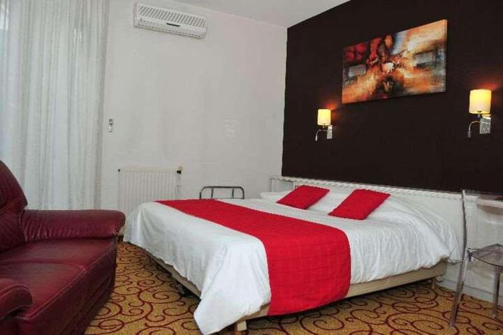Room 21 of 36