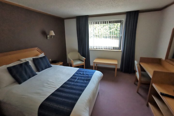 Room 16 of 68