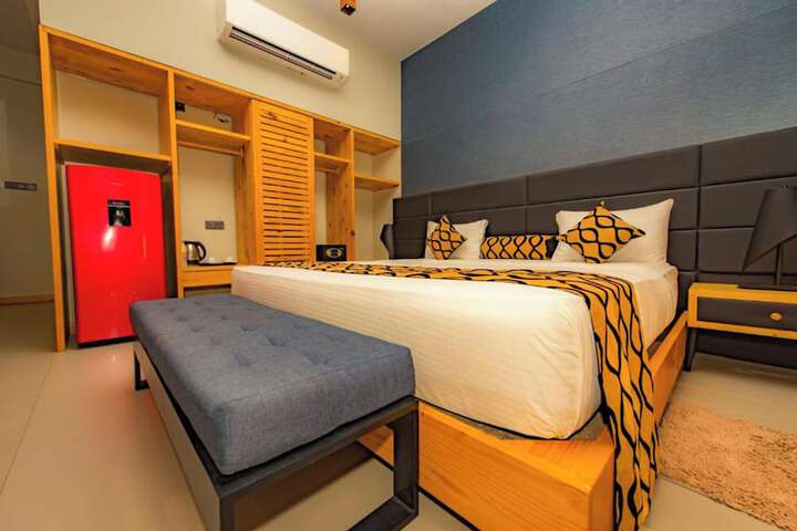 Room 15 of 36