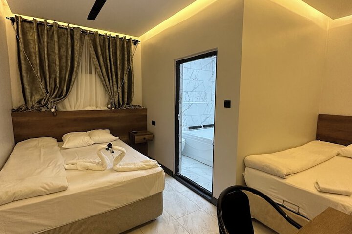 Room 5 of 15