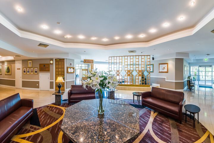 Entrance & Lobby