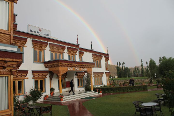 Hotel Exterior 42 of 45