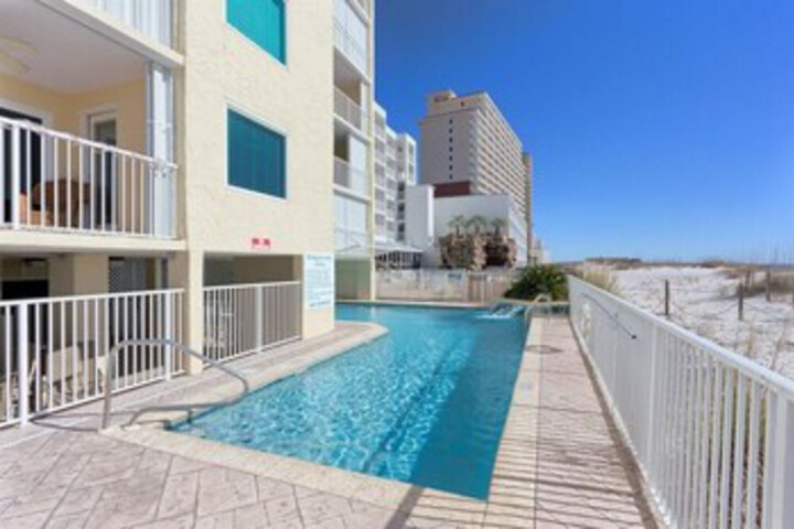 Pool 214 of 360
