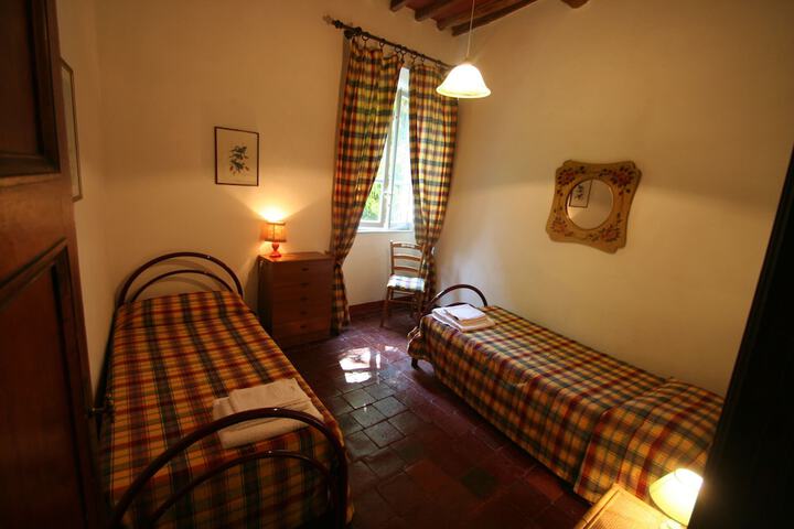 Room 27 of 88