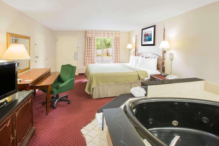1 King Bed (1 of 12)