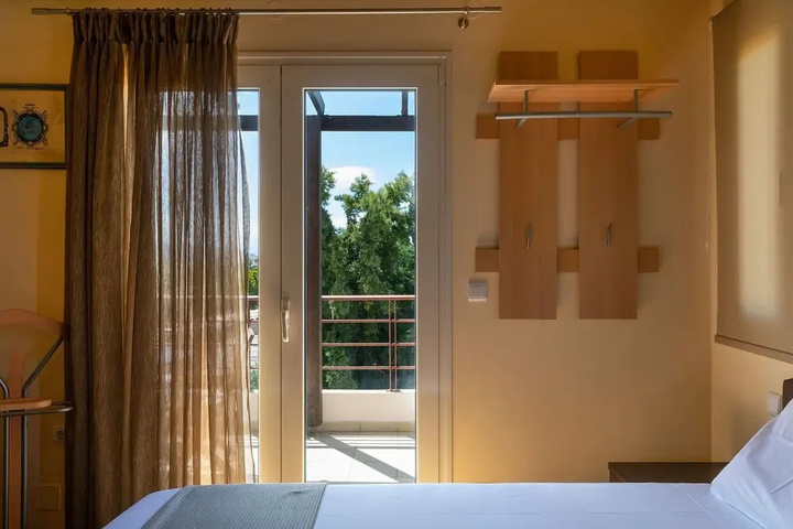 Room 5 of 20