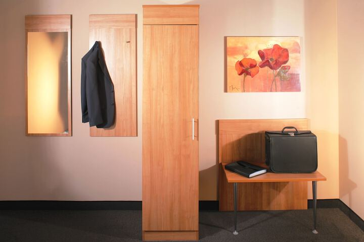 Room 3 of 40