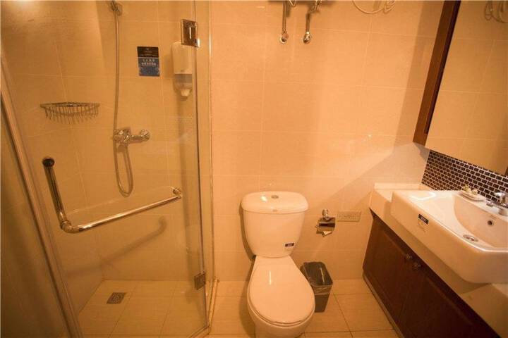Room 18 of 25