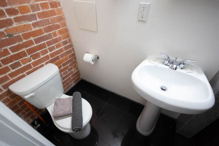 Room 100 of 121