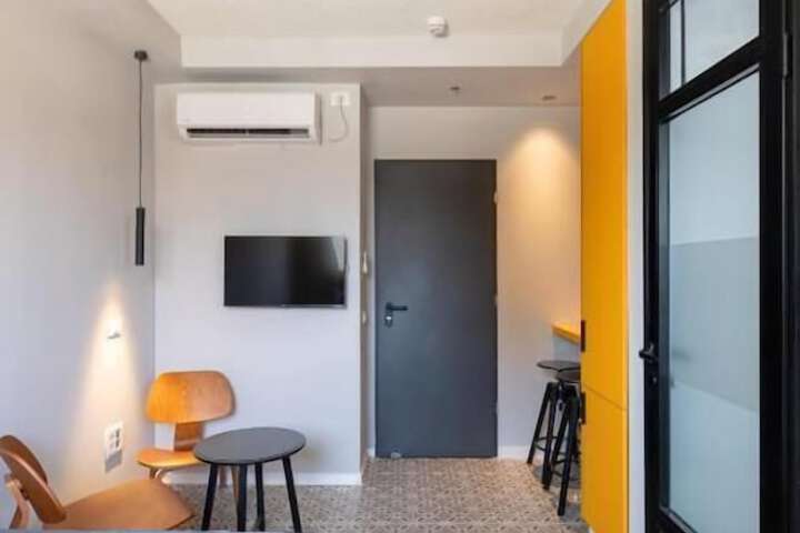 Room 21 of 57