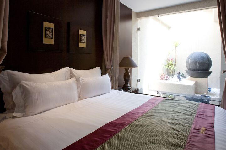Room 8 of 72