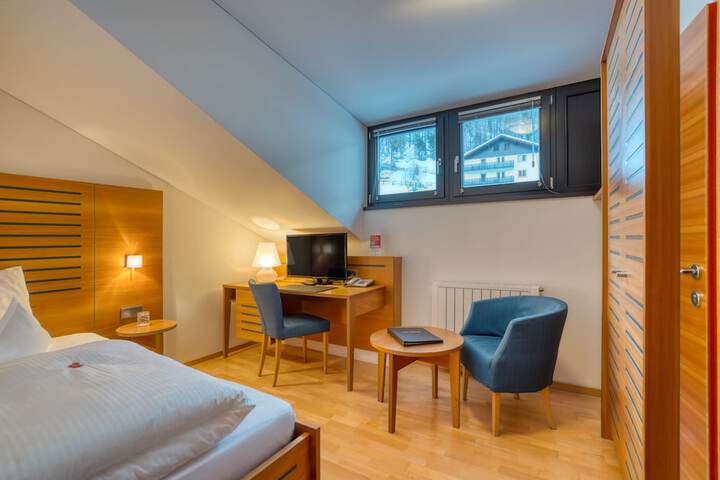 Room 7 of 116