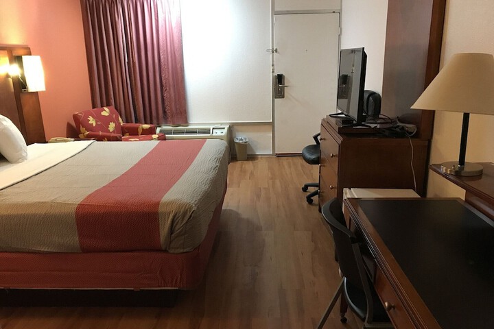 Room 18 of 61