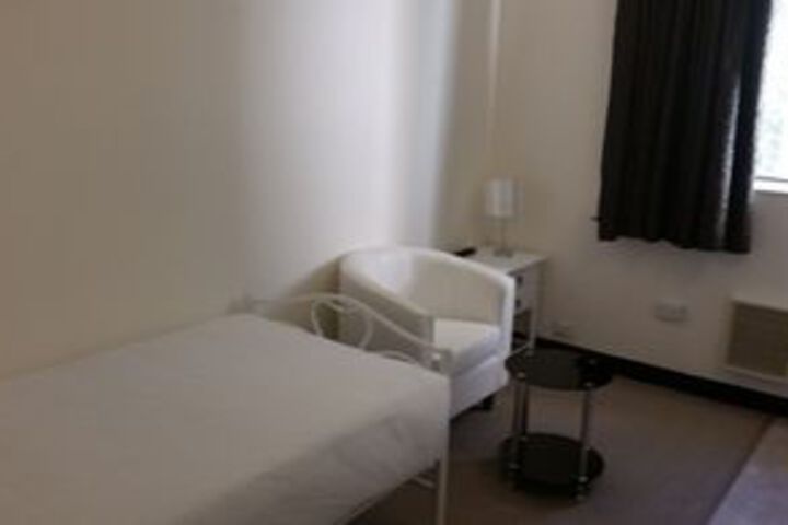 Room 8 of 10