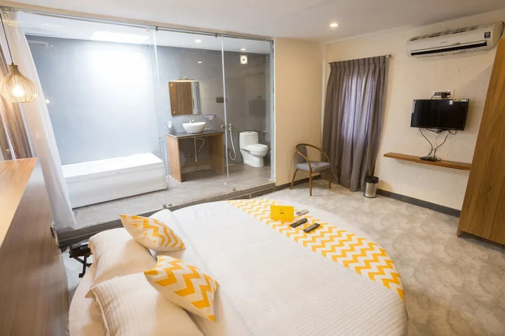 Room 3 of 11
