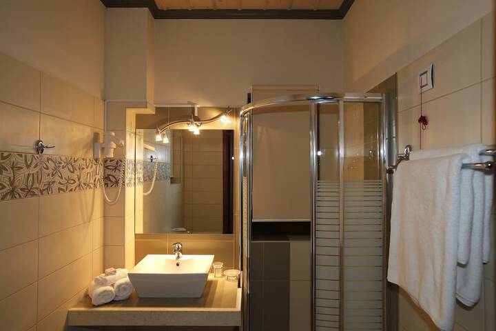 Room 17 of 31