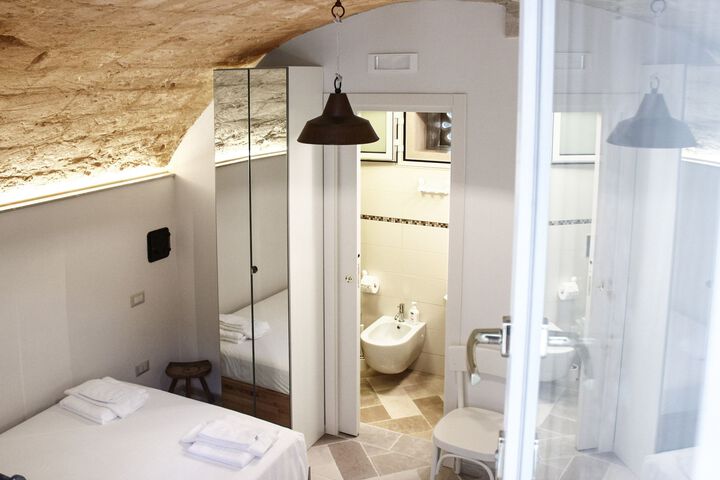 Room 17 of 20