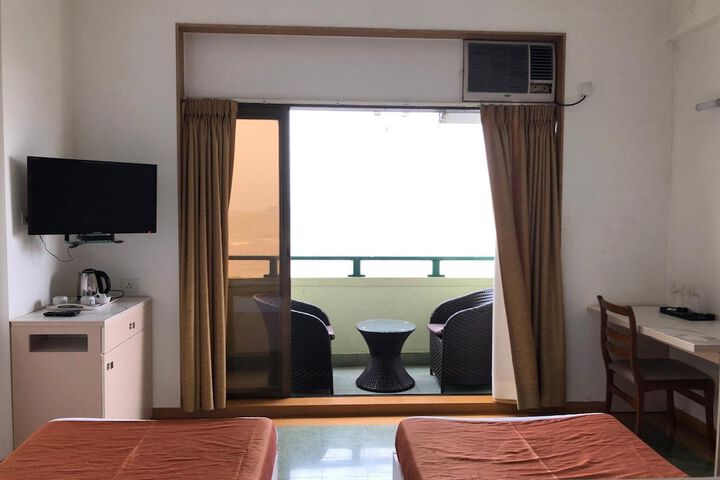 Room 18 of 52