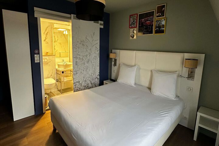 Room 30 of 65