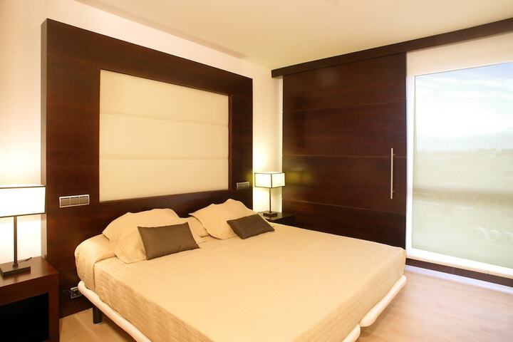 Room 7 of 18