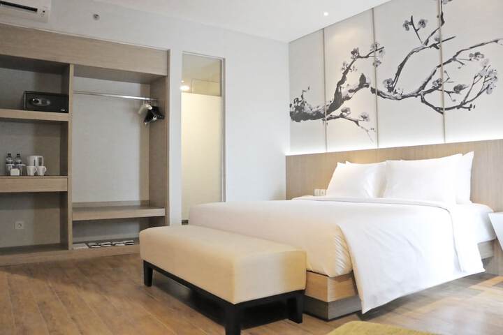 Room 6 of 42