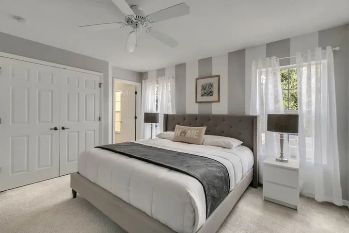 Room 3 of 28