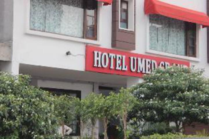 Hotel Umed Grand
