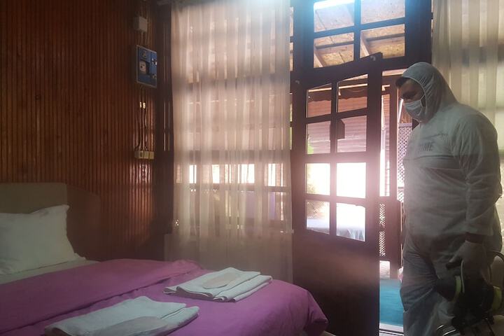 Room 16 of 27