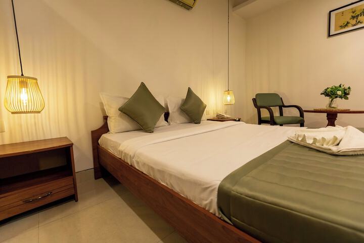 Room 28 of 46