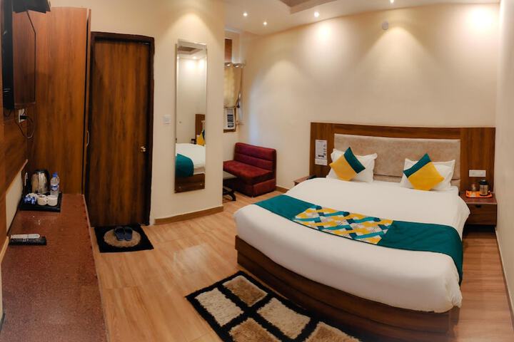 Room 14 of 28