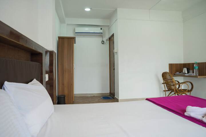 Room 34 of 86