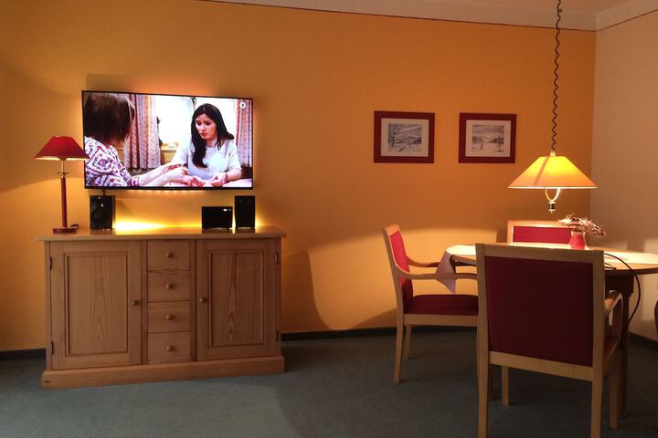 Room 5 of 65