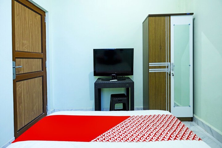 Room 13 of 27