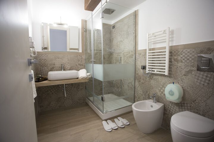 Room 14 of 36